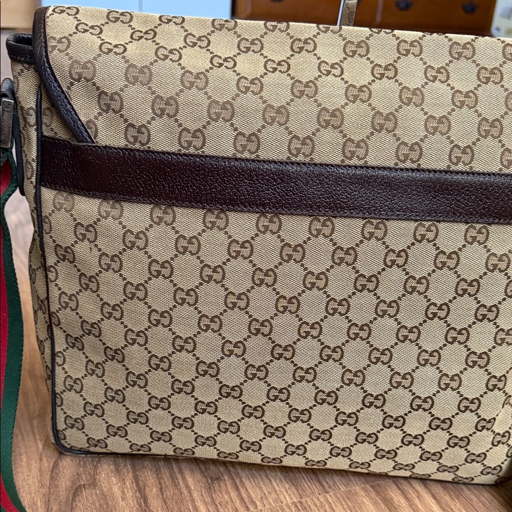 A512- Gucci crossbody bag - Picture 6 of 16